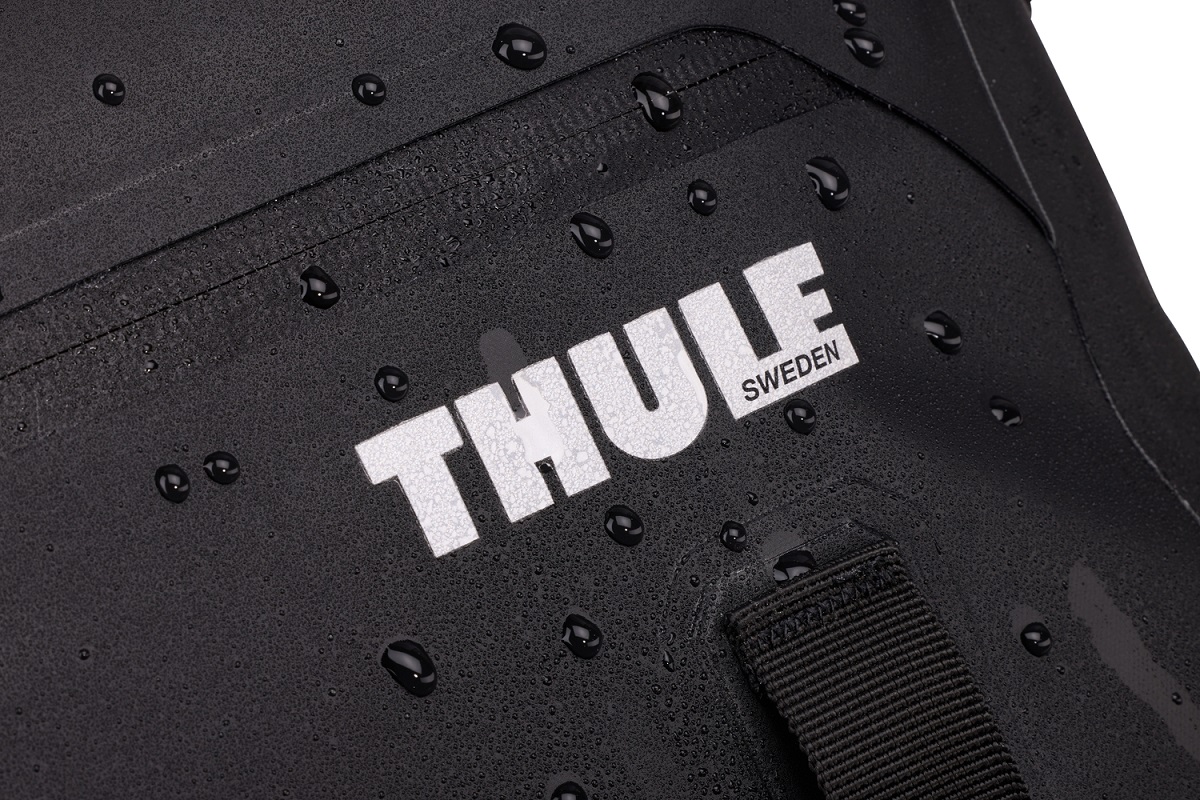 Thule Shield bisaga crna 22L