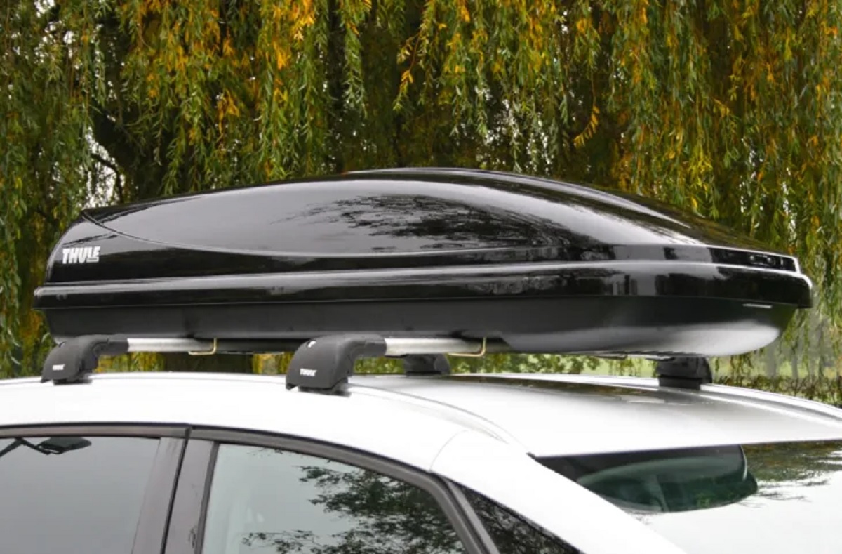 Thule krovna kutija Ocean 200 crne glossy boje