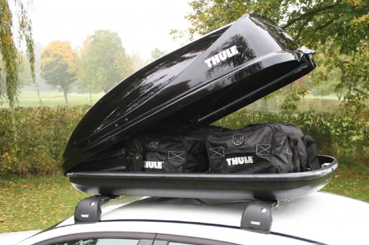 Thule krovna kutija Ocean 80 crne glossy boje