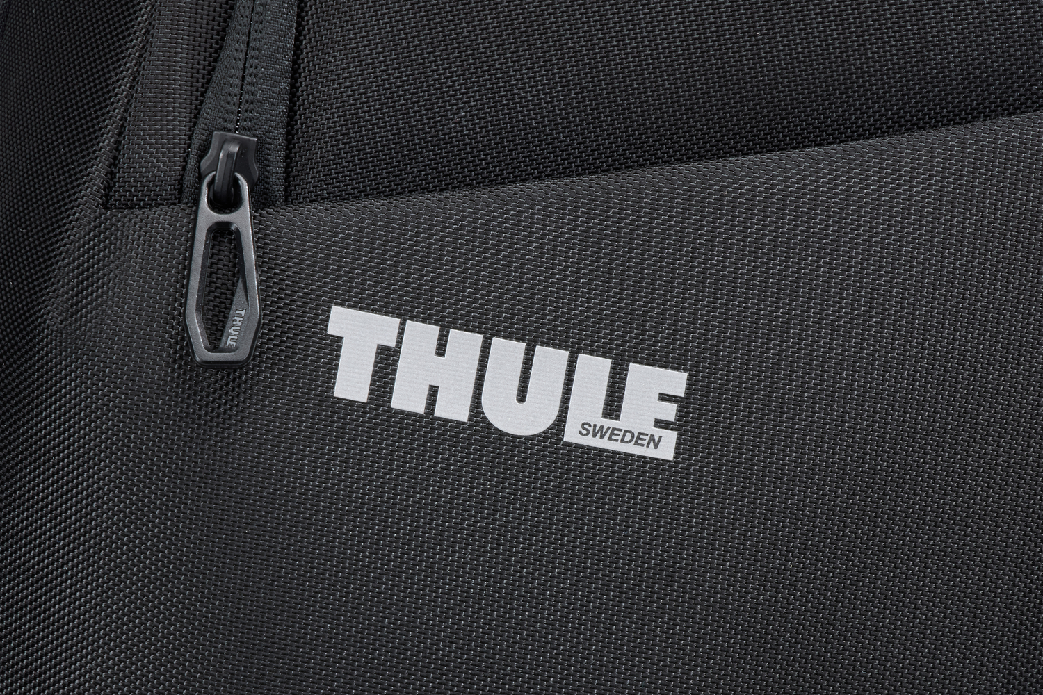 Thule Accent promjenjiv ruksak 17L crne boje