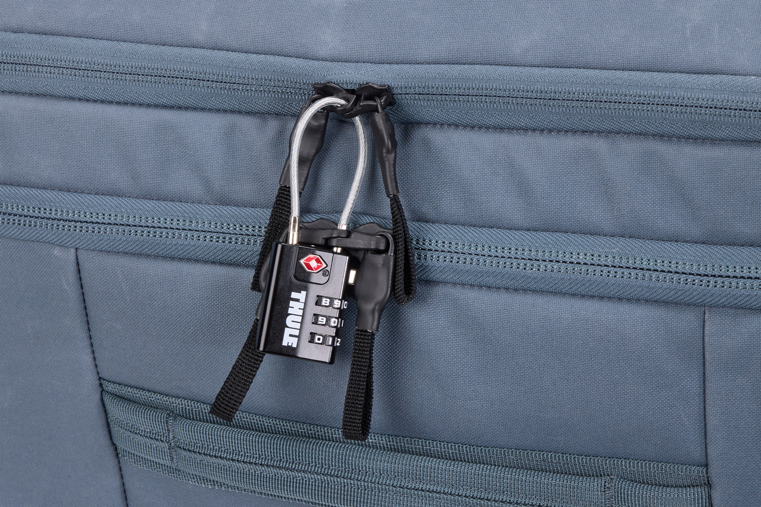 Thule Aion check-in putna torba na kotačima 70cm/28" plava