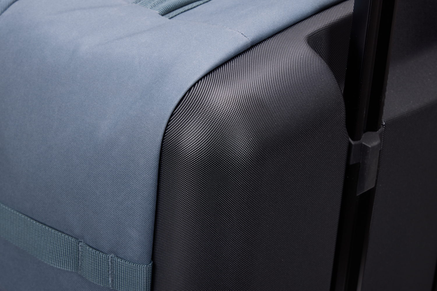 Thule Aion check-in putna torba na kotačima 70cm/28" plava