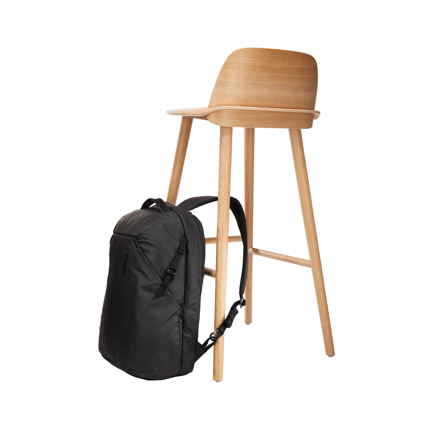 Thule Tact ruksak 21L crni