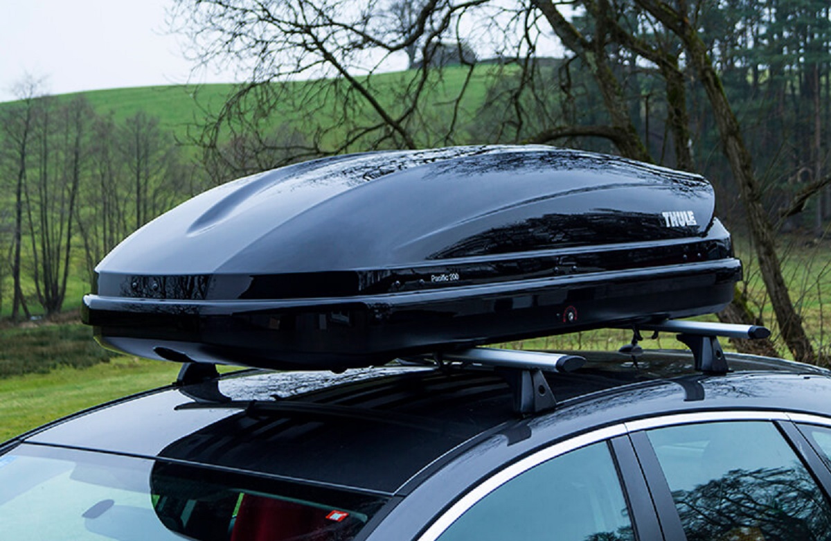 Thule Pacific M (200) sjana crna krovna kutija