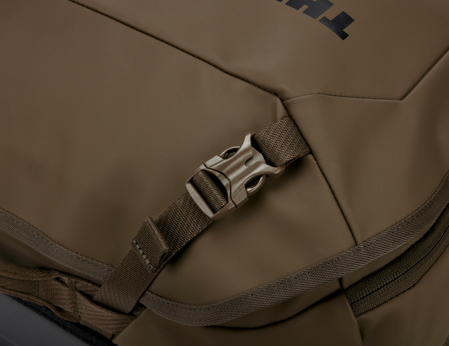 Thule Chasm putni kofer (kotačići) usklađen sa standardima za ručnu prtljagu zrakoplova - smeđi