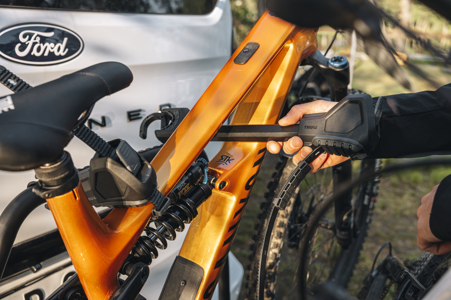 Thule VeloSpace 3 nosač bicikla na kuku vozila za 3-4 bicikla