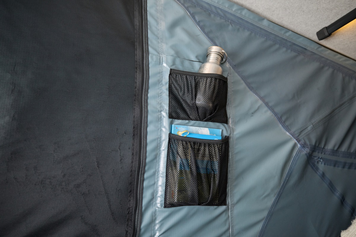 Thule Widesky Hardshell krovni šator za dvije osobe boje tamno siva