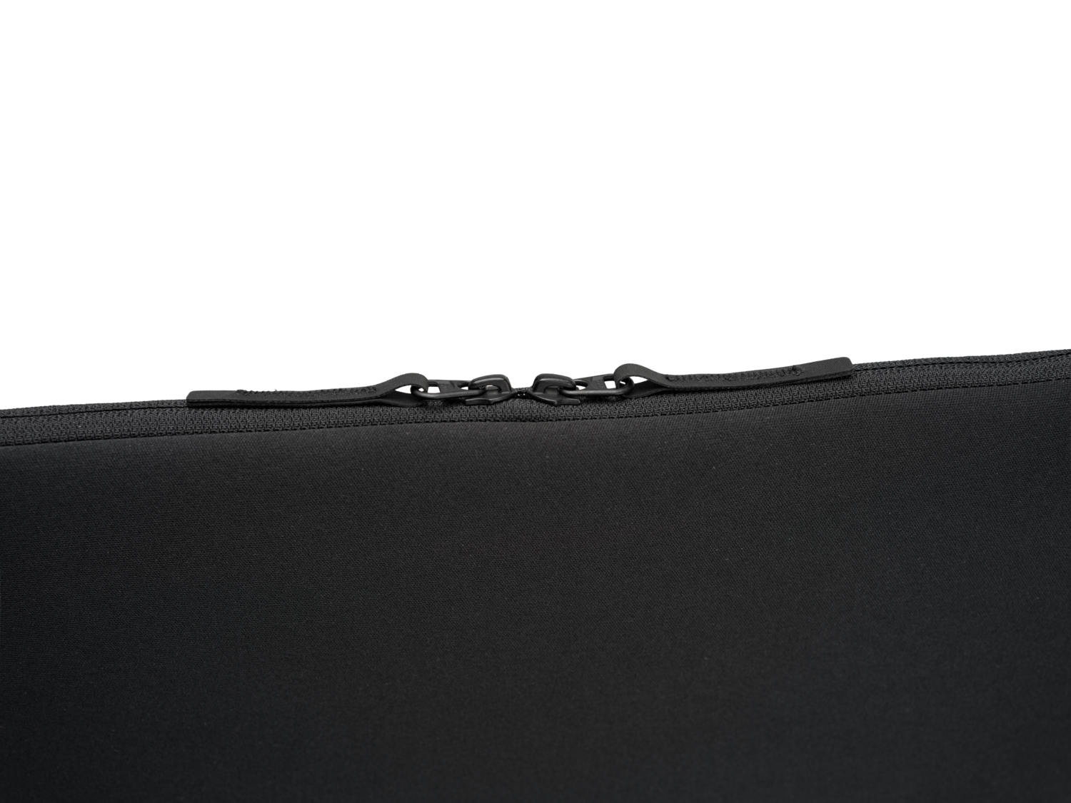 Thule Koya navlaka za Macbook 14" - crna