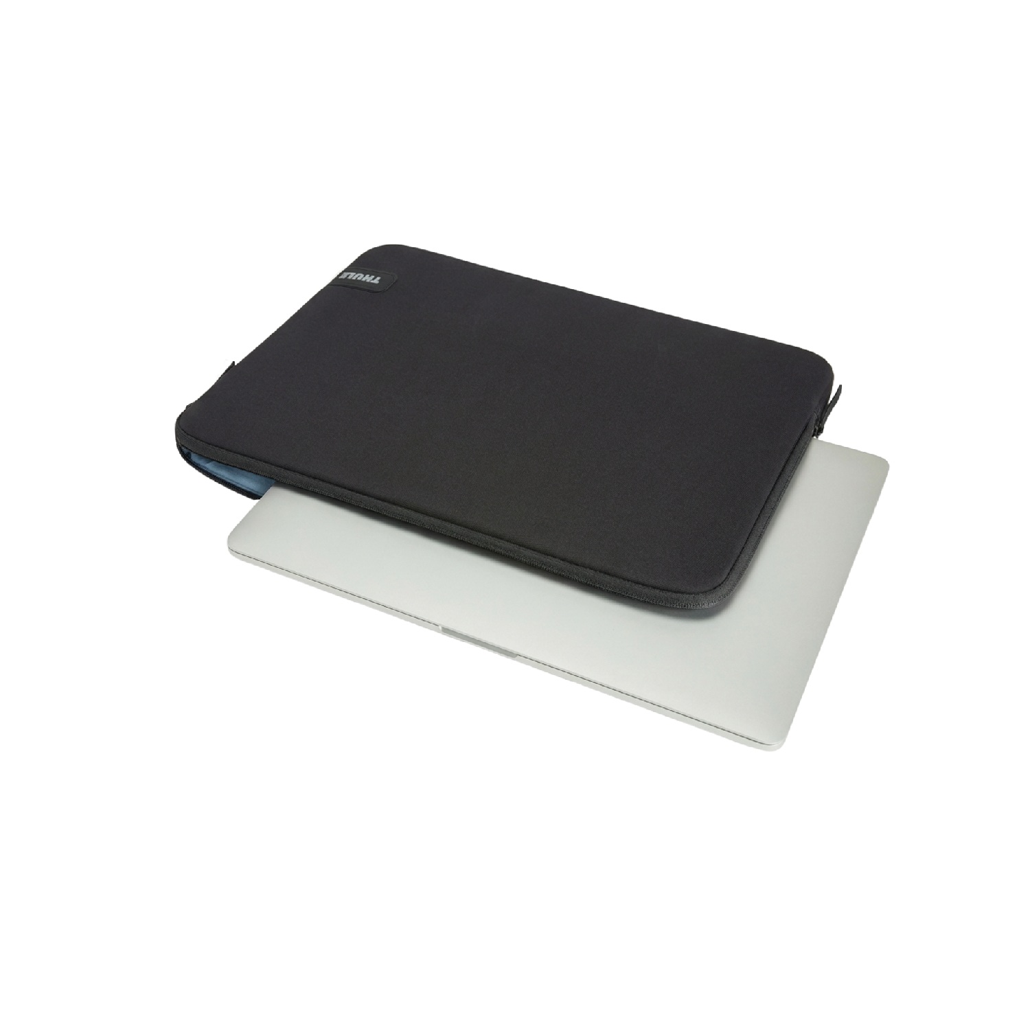 Thule Koya navlaka za Macbook 14" - crna